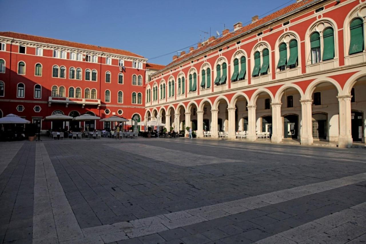Impeccable 1-bed In Center Of